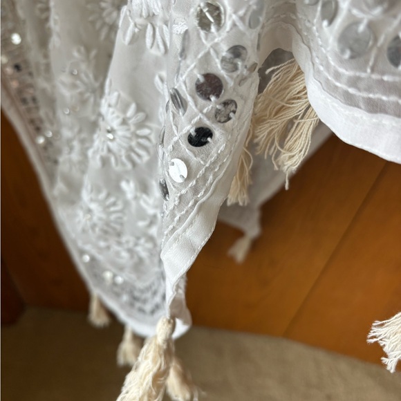 NWT Elegant off White Sequin-beaded embroidered  Kimono - Picture 6 of 6